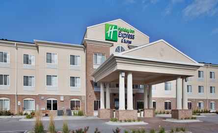 Holiday Inn Express & Suites Cherry, an IHG Hotel