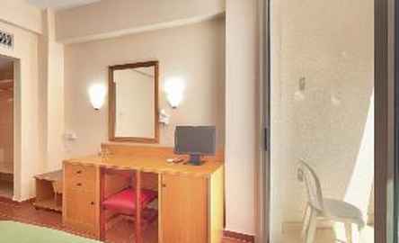 Flamingo Beach Hotel