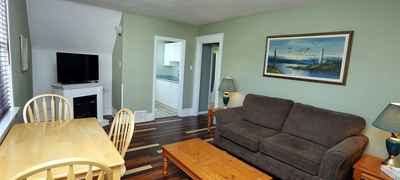 James Bay Inn Hotel, Suites & Cottage