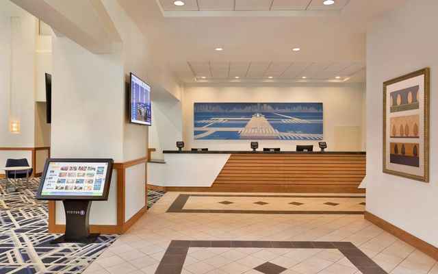 Embassy Suites by Hilton Boston at Logan Airport
