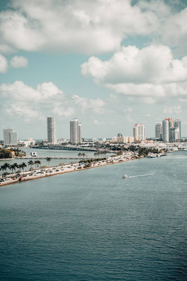 Vista da cidade e praia de Miami