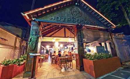Poseidon Hotel, Restaurante y Bar