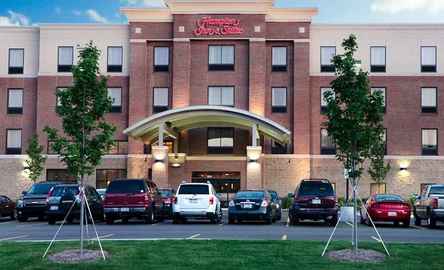 Hampton Inn & Suites Detroit-Canton