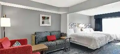 Hampton Inn & Suites Santa Ana/Orange County Airport