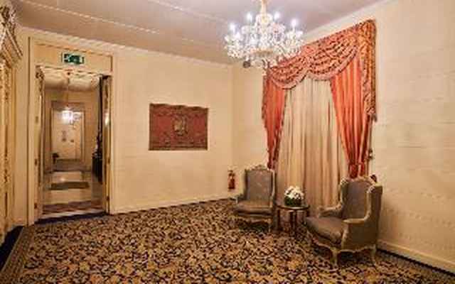 Paradise Inn Le Metropole Hotel