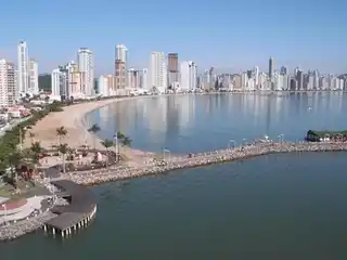 Passeio guiado por Balneário Camboriú saindo de Florianópolis