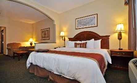 Best Western Plus Victoria Inn & Suites