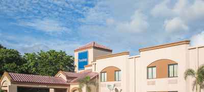 Travelodge by Wyndham Fort Myers Airport