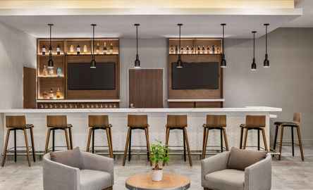 La Quinta Inn & Suites by Wyndham College Station North