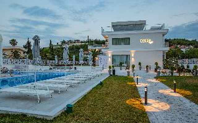 Laguna Resort