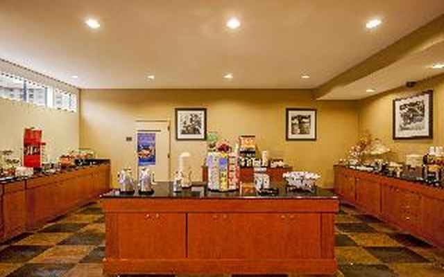 Hampton Inn New York - LaGuardia Airport