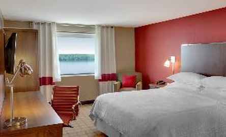 Four Points by Sheraton Niagara Falls