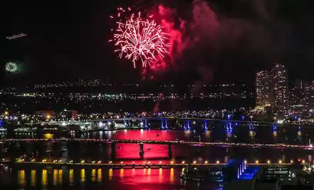4 de julho Miami Catamaran Fireworks Cruise em Miami