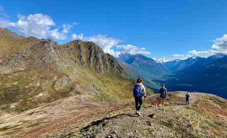 Passeio de trekking clássico alpino